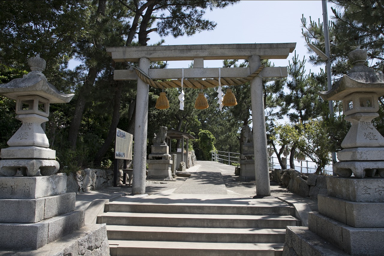 日間賀島神社